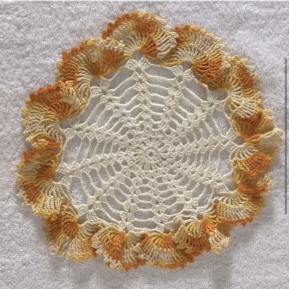SOLD-Vintage MCM Orange Cream Handmade Crochet Knit Doilies - Picture 3 of 8
